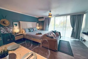 Alquiler Temporario - NEW Stunning Beachfront Condo at the Coral Beach