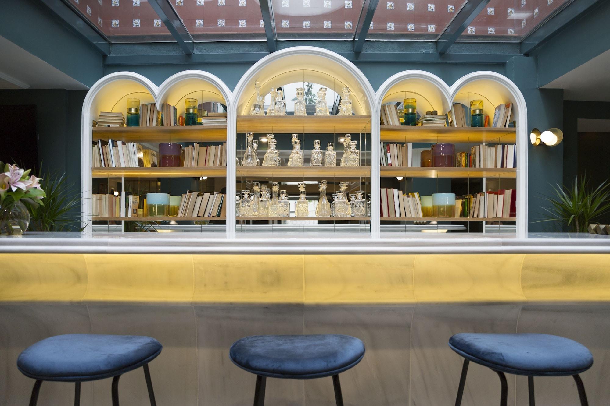 Bar/Salón Petit Palace Puerta de Triana