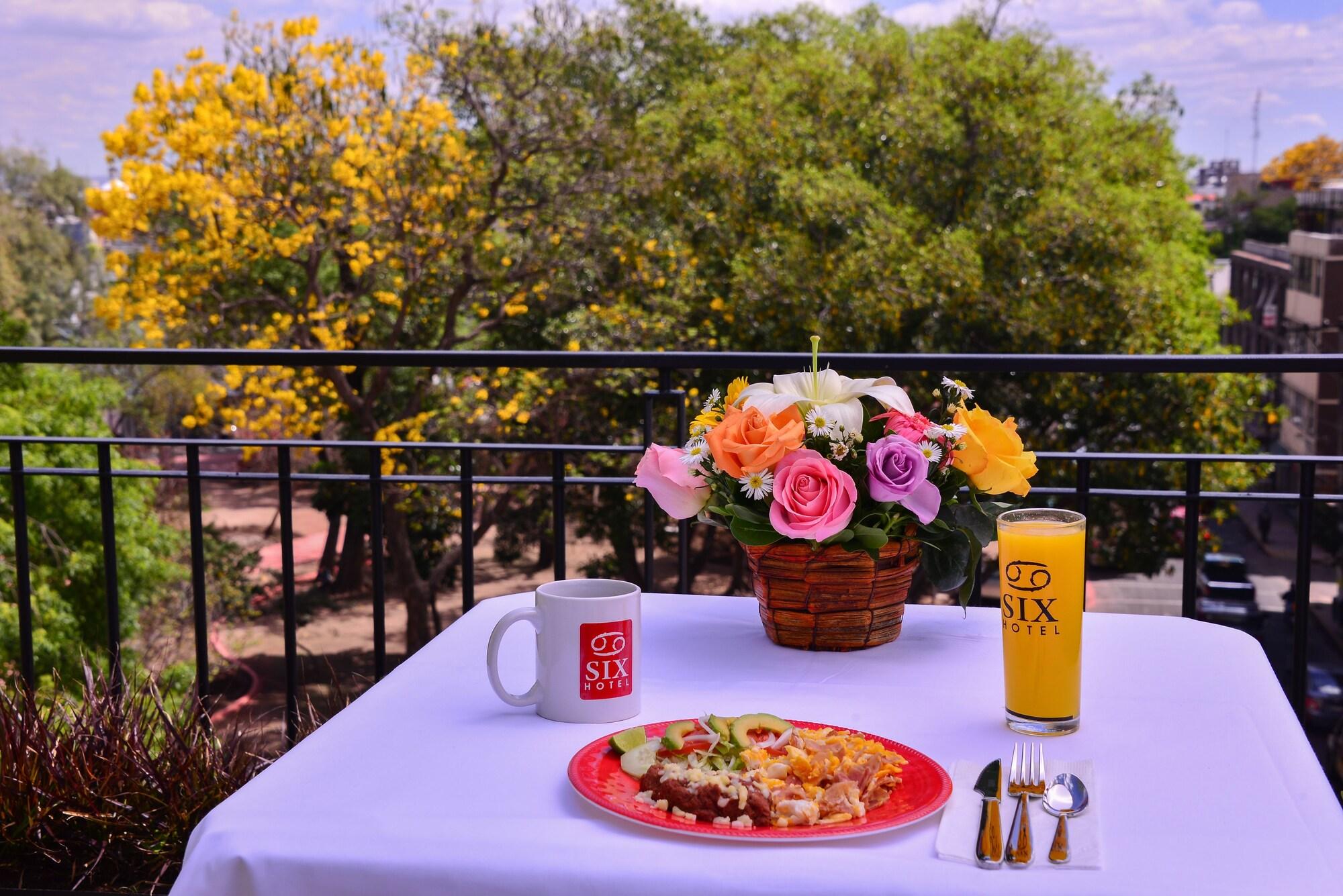 Restaurant Six Hotel Guadalajara Expiatorio