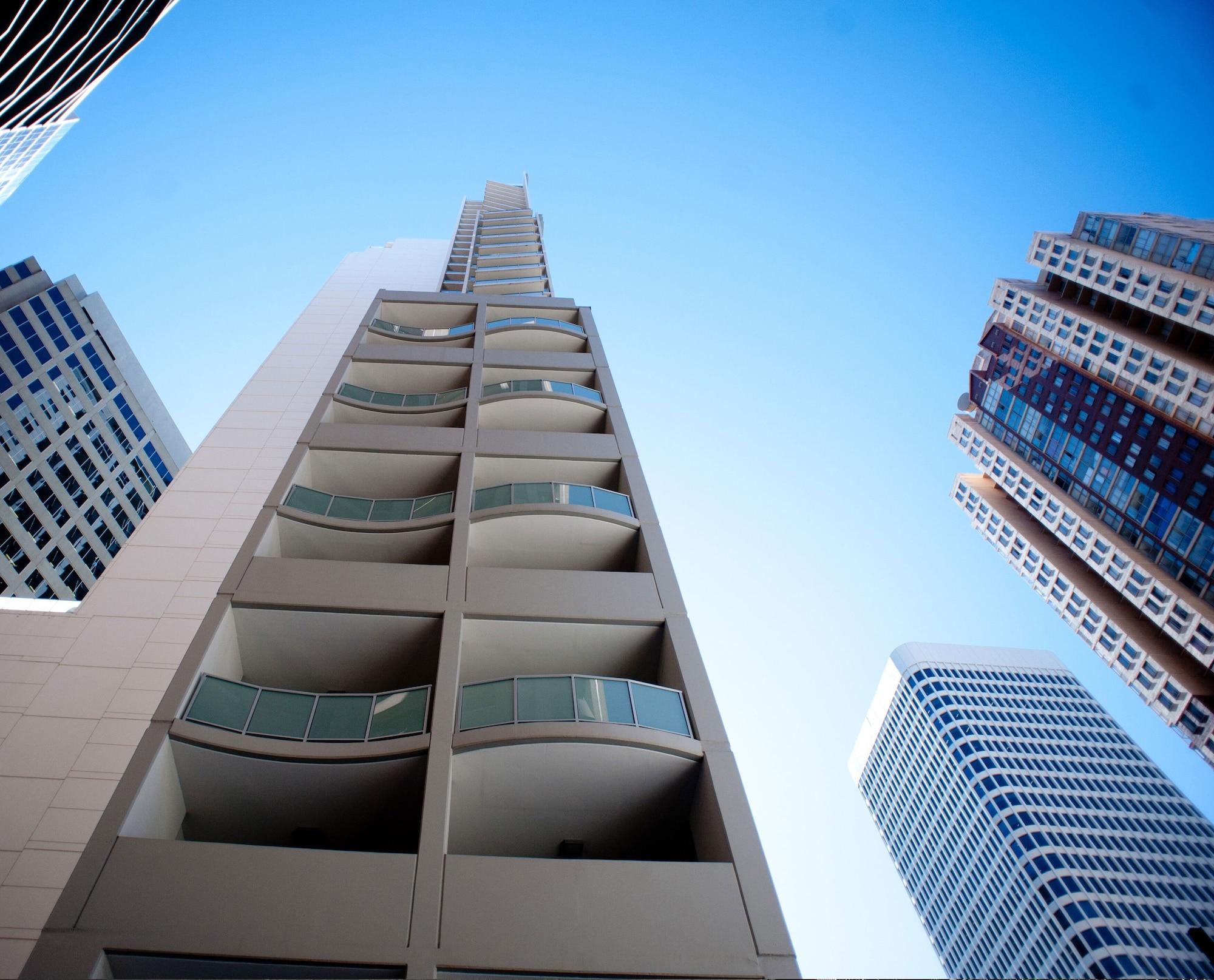 Vista Exterior APX World Square