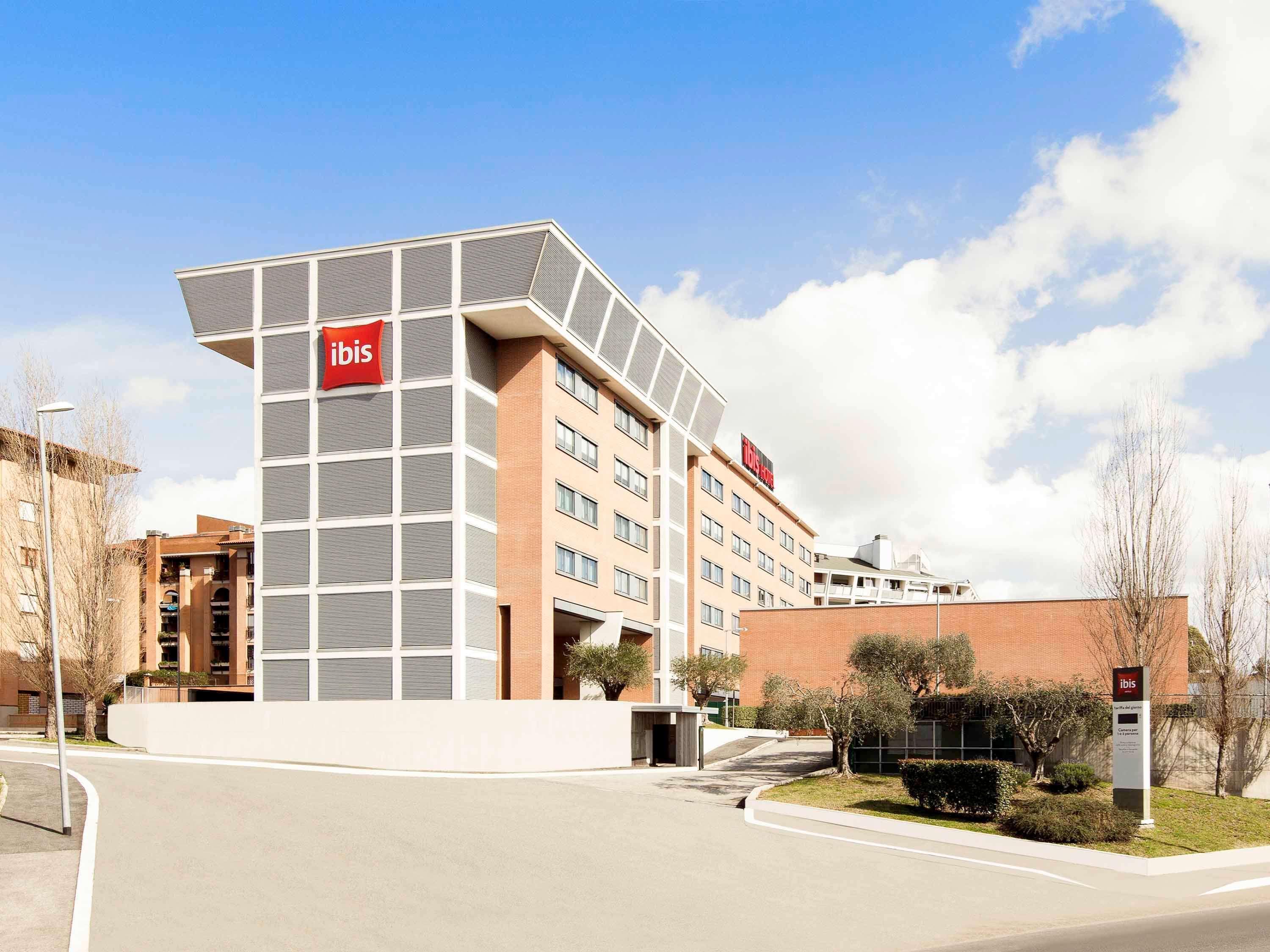 Vista Exterior ibis Roma Fiera