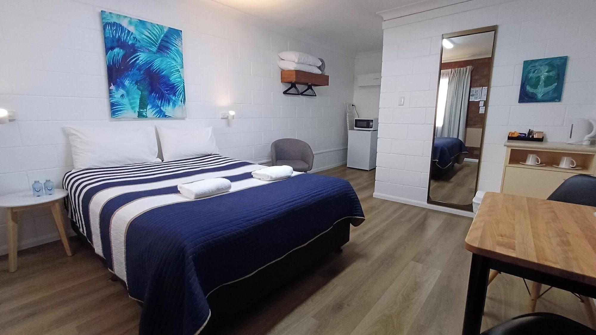 Varios Sail Inn Motel