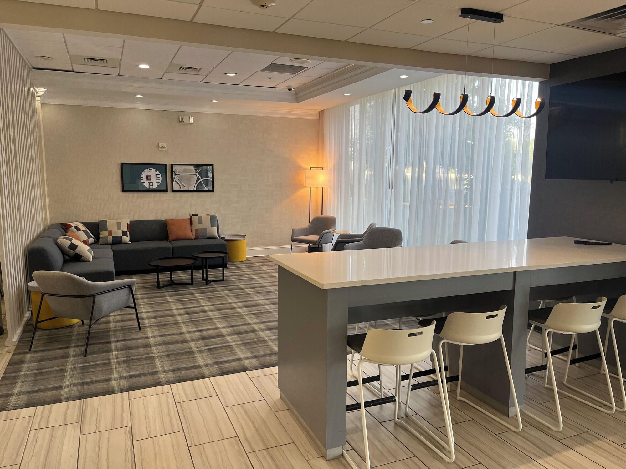 Vista Lobby City Express by Marriott New Orleans 1-10