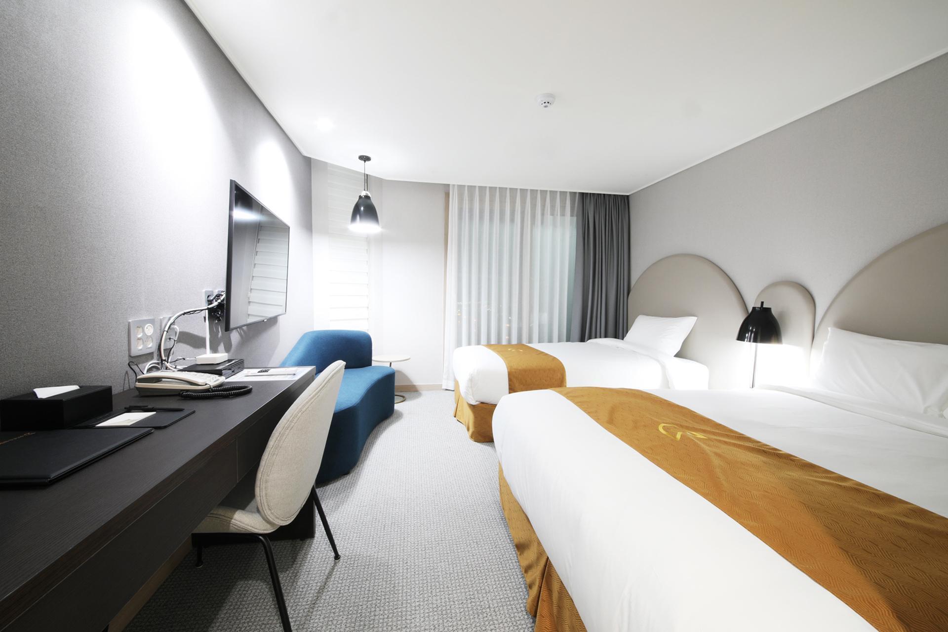 Vista Exterior Golden Tulip Essential Namgang