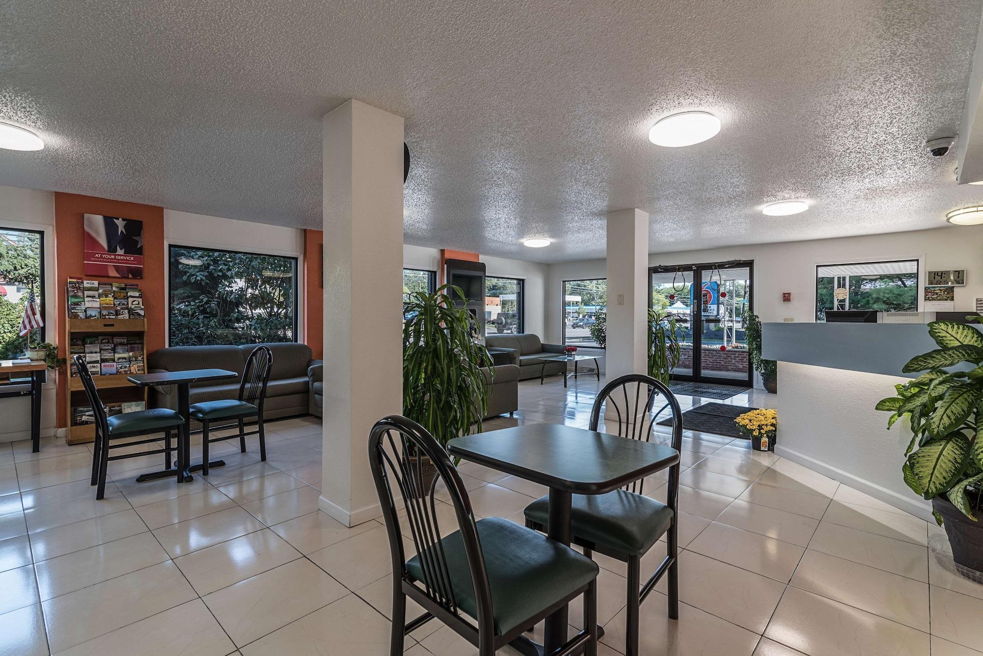 Vista Lobby Motel 6 Albany, NY - Airport