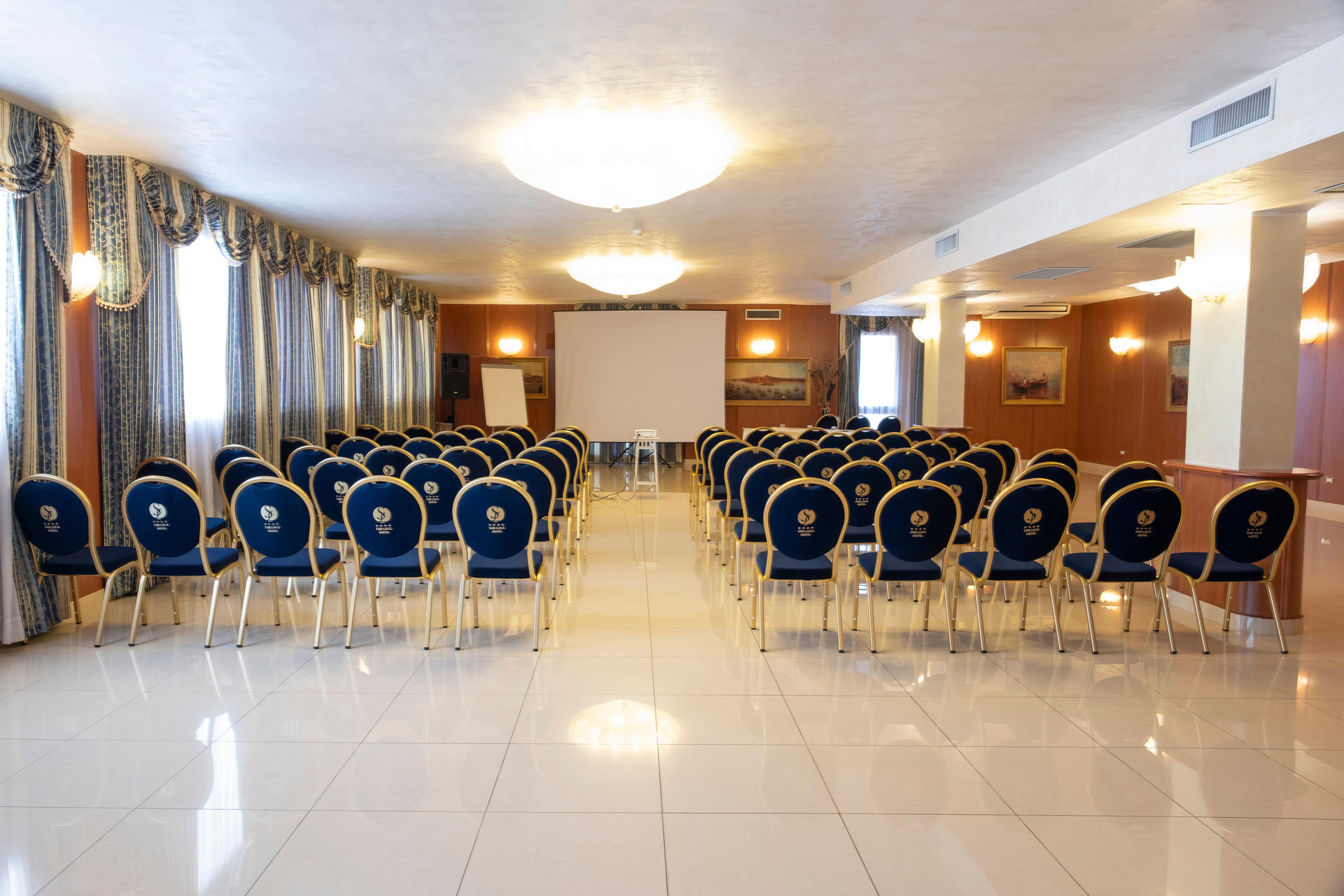 Centro de Negocios Hotel San Luca
