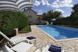 Alquiler Vacacional - Villa Fuma is located in the village Stranici kod Lovreca, Vrsar area.