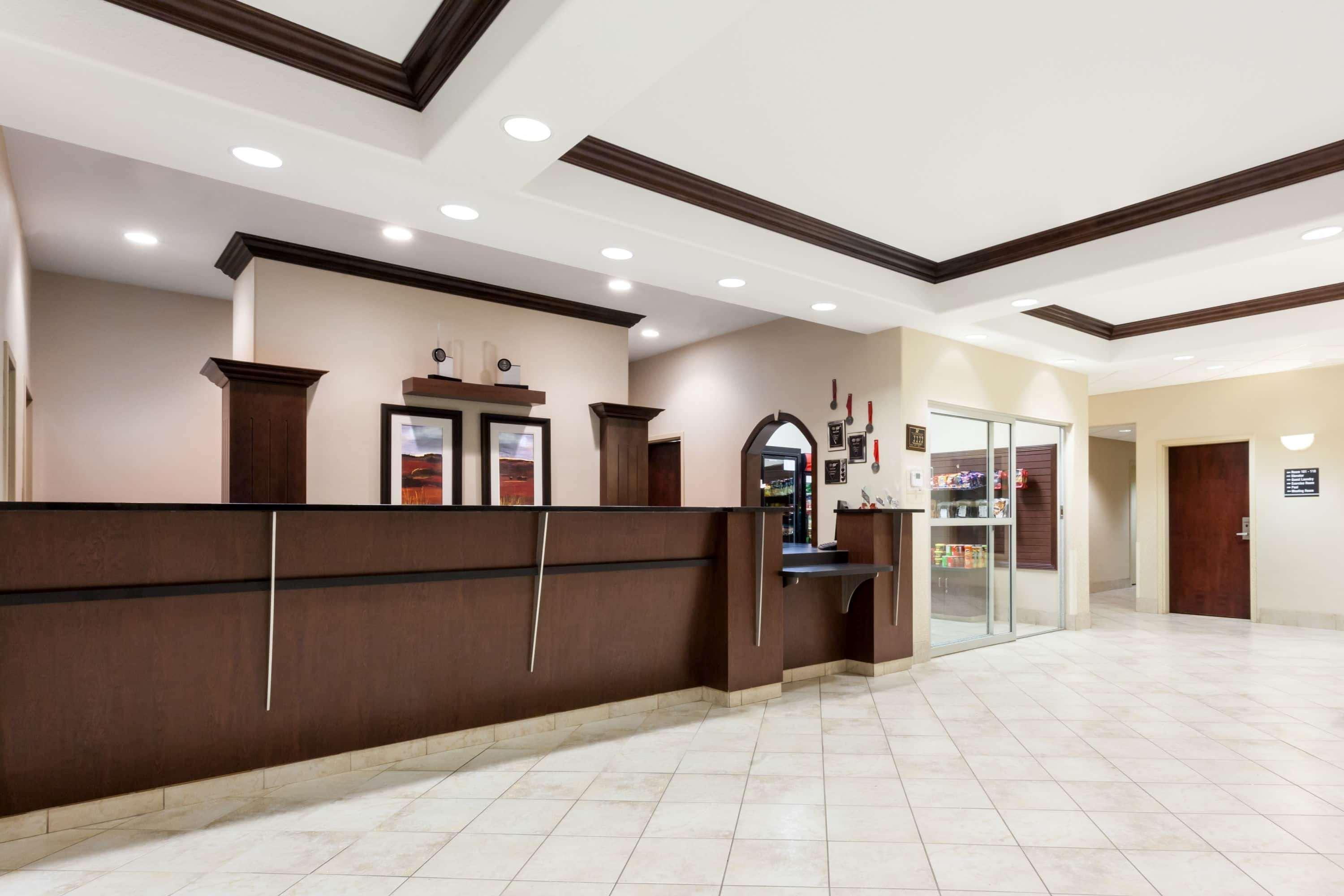 Vista Lobby Ramada by Wyndham Weyburn