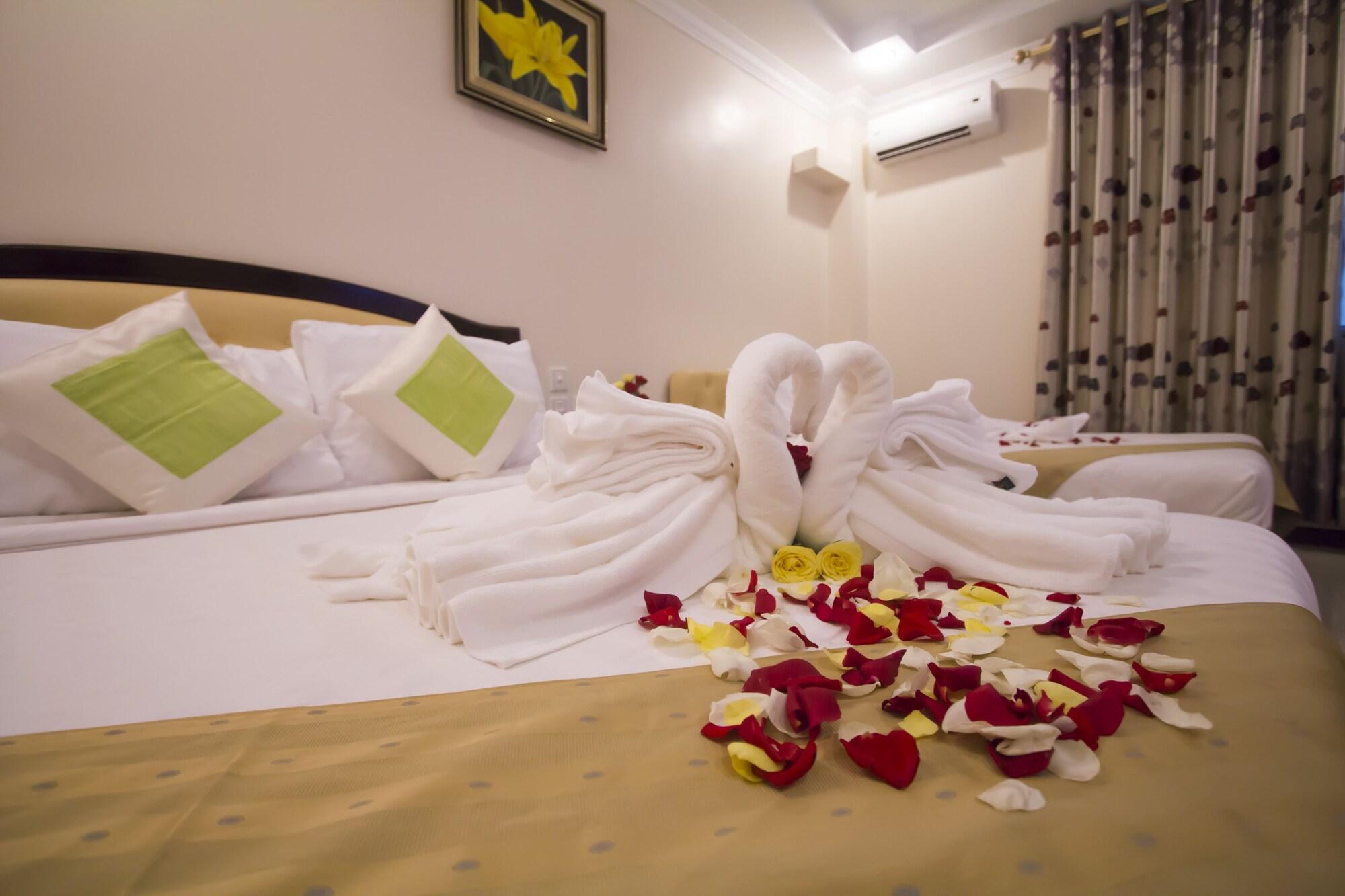 Varios Good Luck Day Hotel