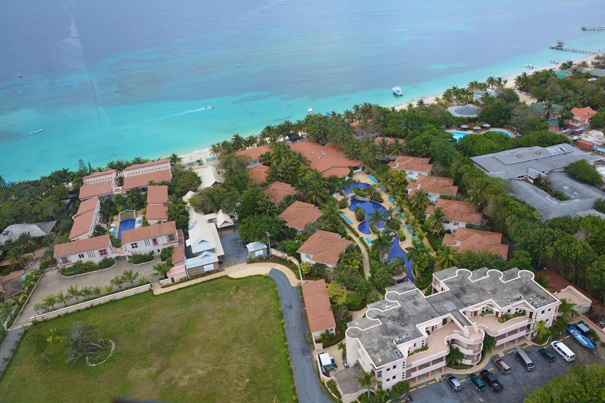 Vista Exterior Mayan Princess Beach & Dive Resort - All Inclusive