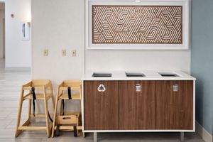 Alojamiento - Holiday Inn Express & Suites Winner by IHG