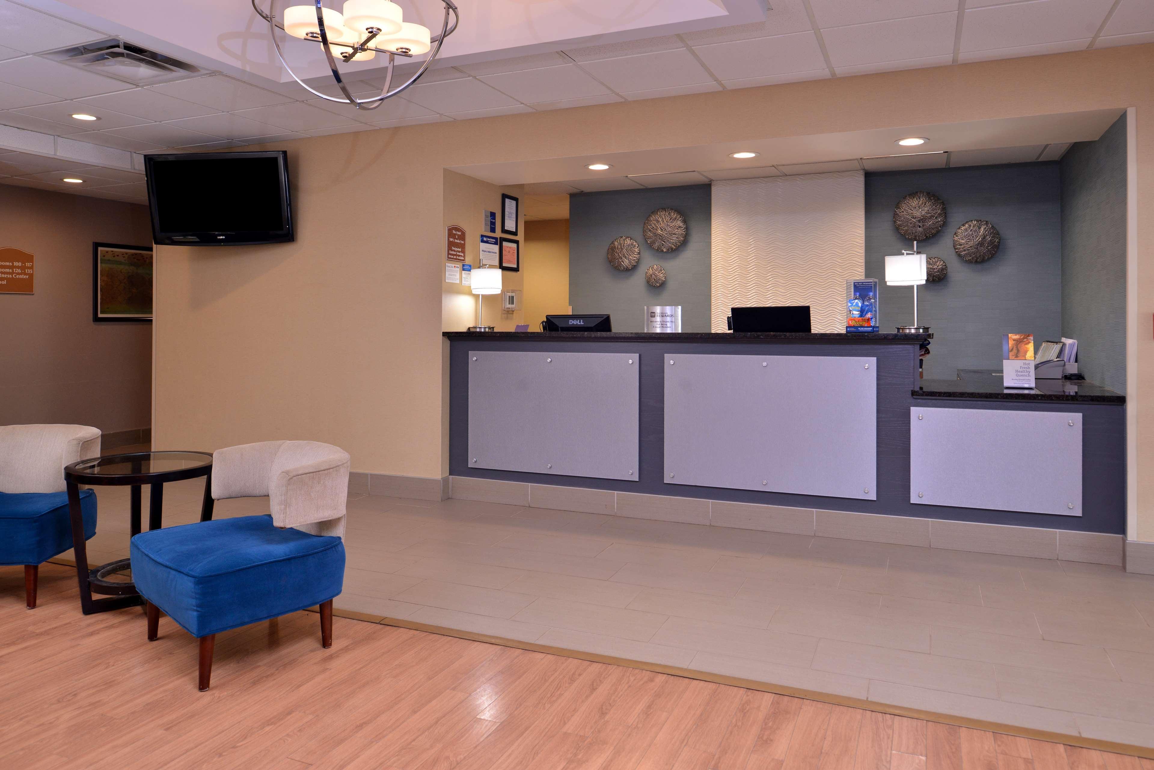 Vista Lobby Best Western Plus University Inn