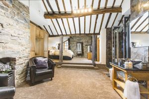 Alquiler Vacacional - Cornerstones, 16th Century Luxury Self Catering House overlooking the River Dee