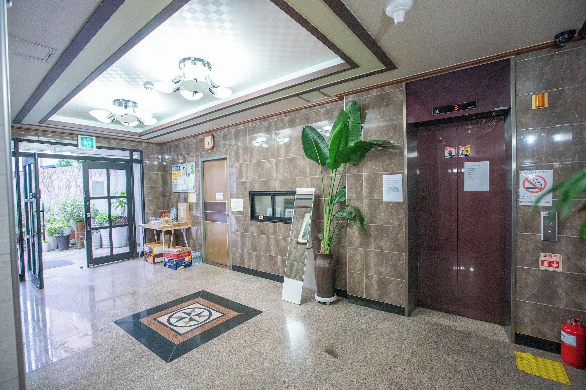 Vista Lobby JANGWONLIVINGTEL