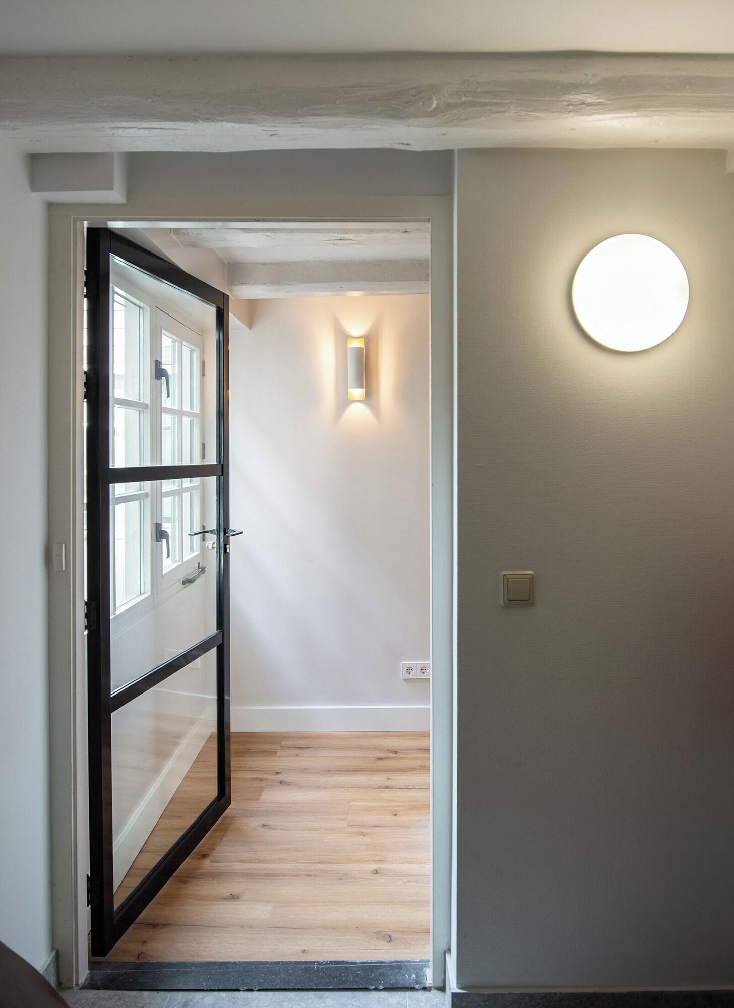 Varios Storehouse studio's