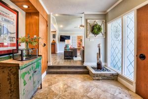 Alquiler Vacacional - 12 Armadillos Main St: 2 Houses/Steps to Dwtn/Sleeps 18/Fun outdoor space!