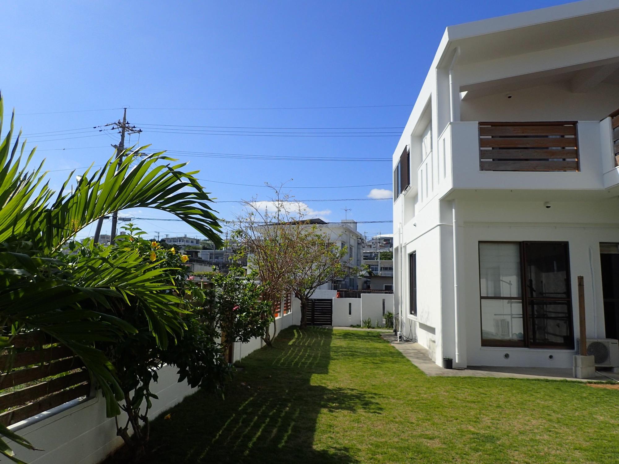 Vista Exterior Smilax Kurichi