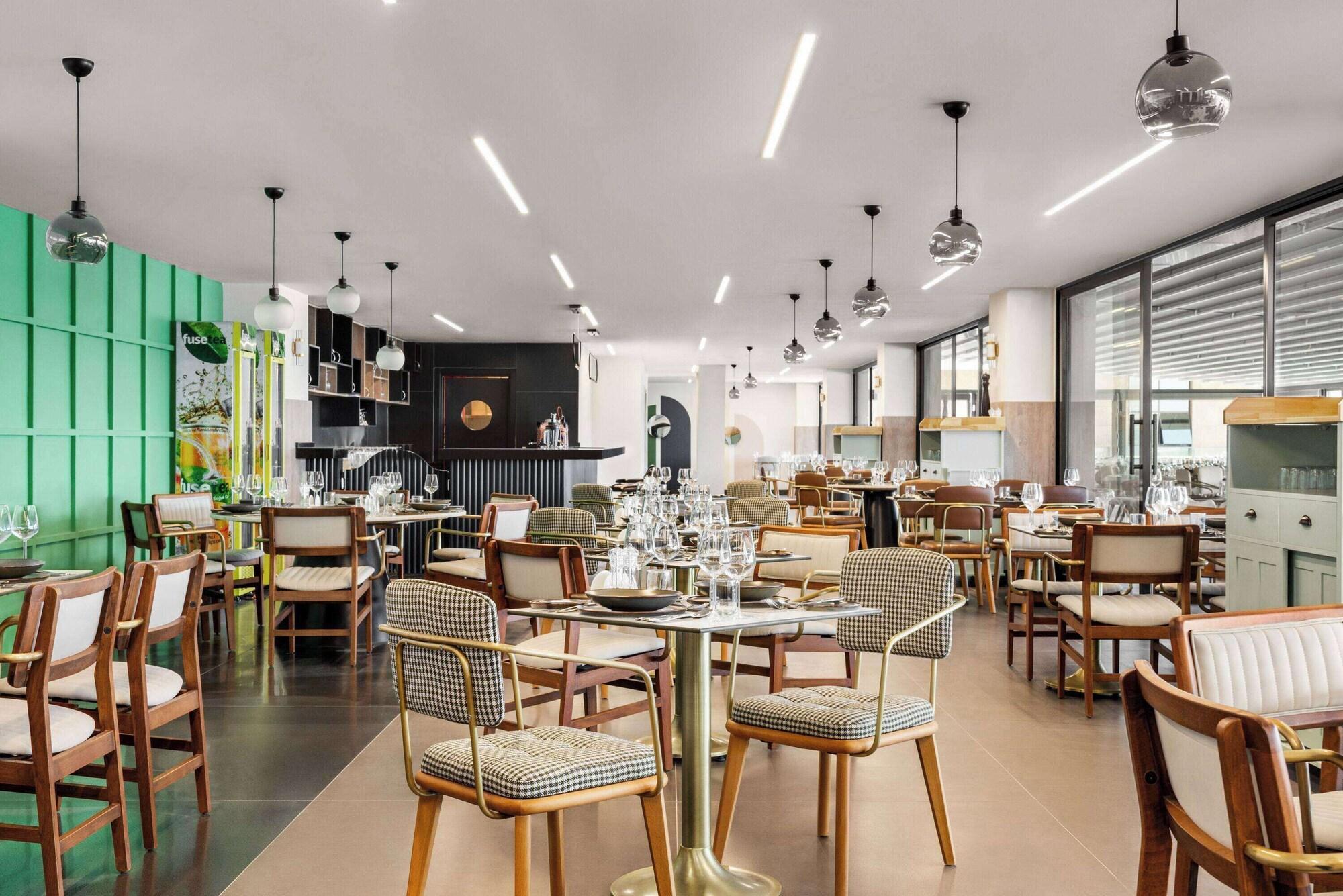 Restaurant Ramada Plaza By Wyndham Batman