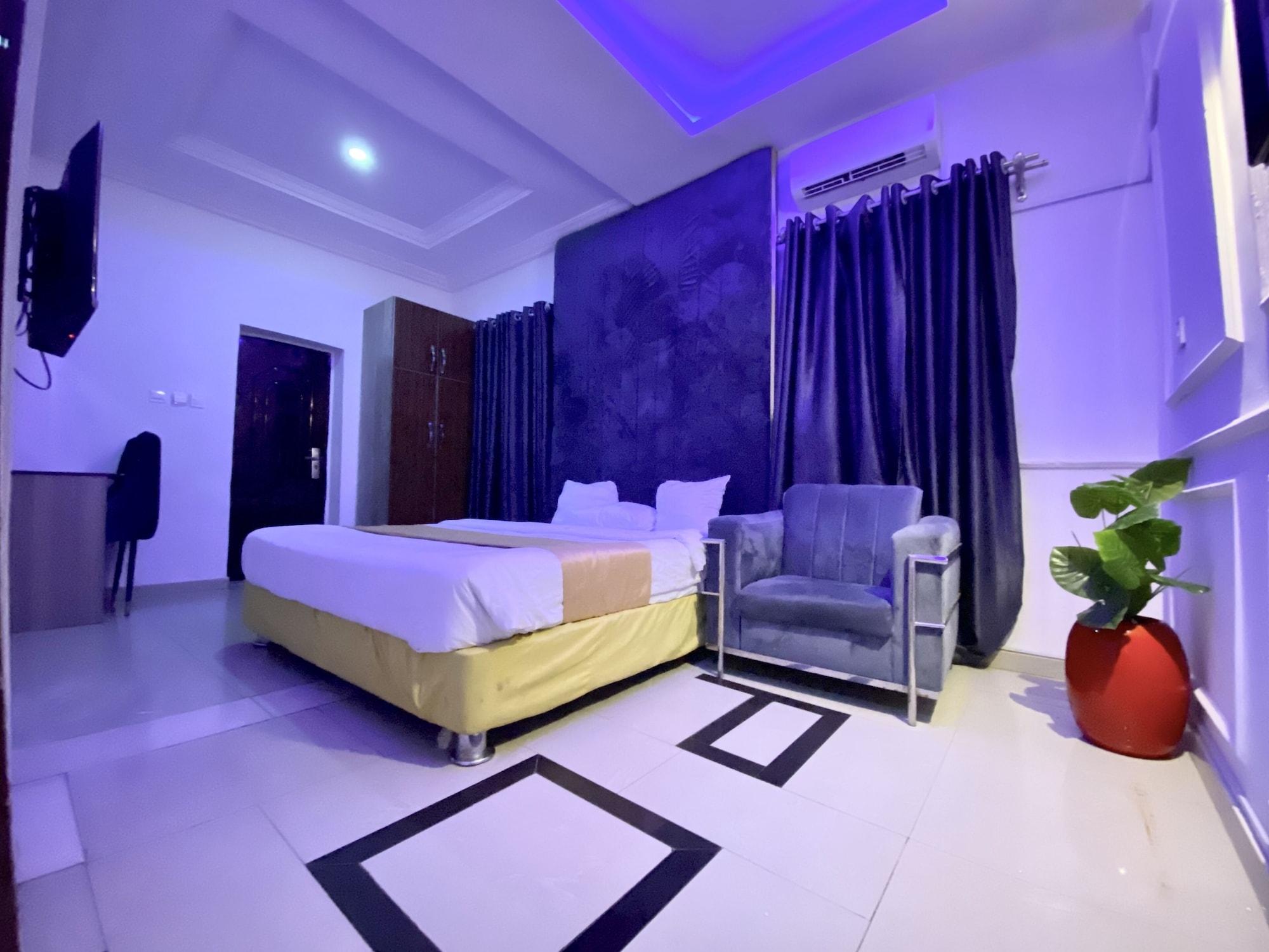 Varios Villa Palazzo Hotel and Apartments