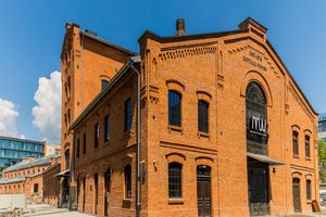 Actividad - Warsaw Praga District with Polish Vodka Museum - Half-Day Private Tour