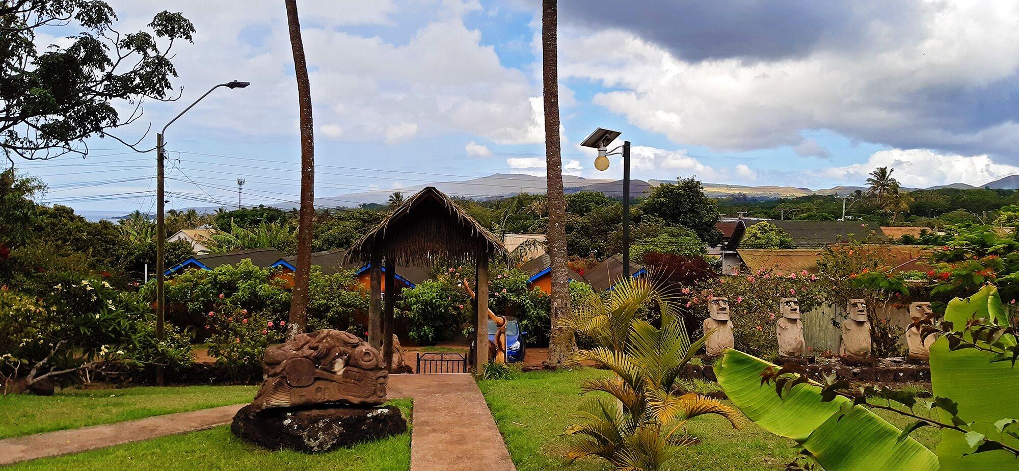 Varios Tauraa Hotel