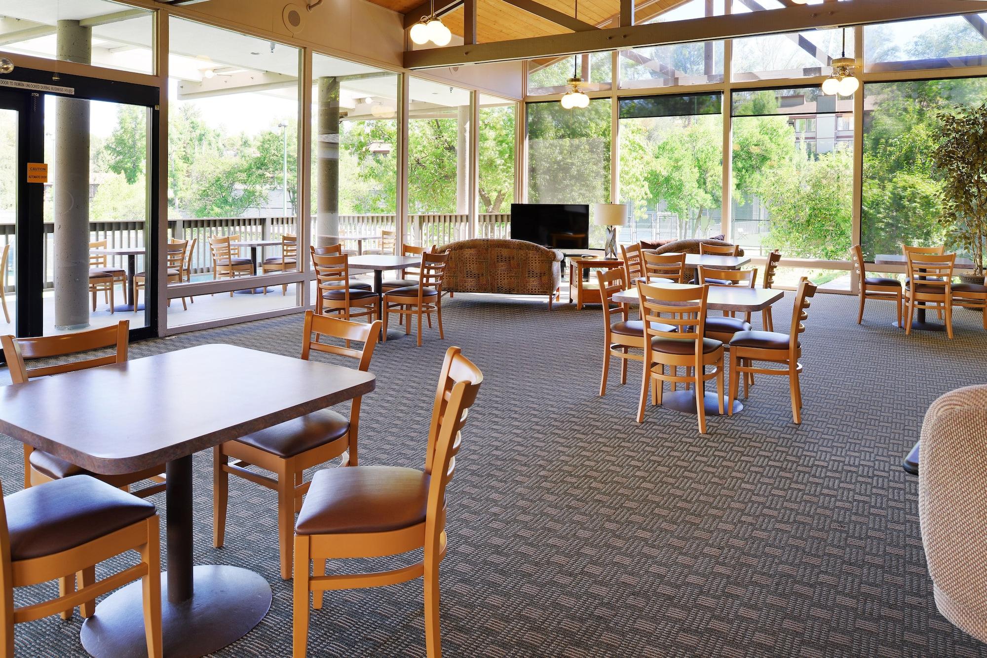 Restaurant Riviera Oaks Resort