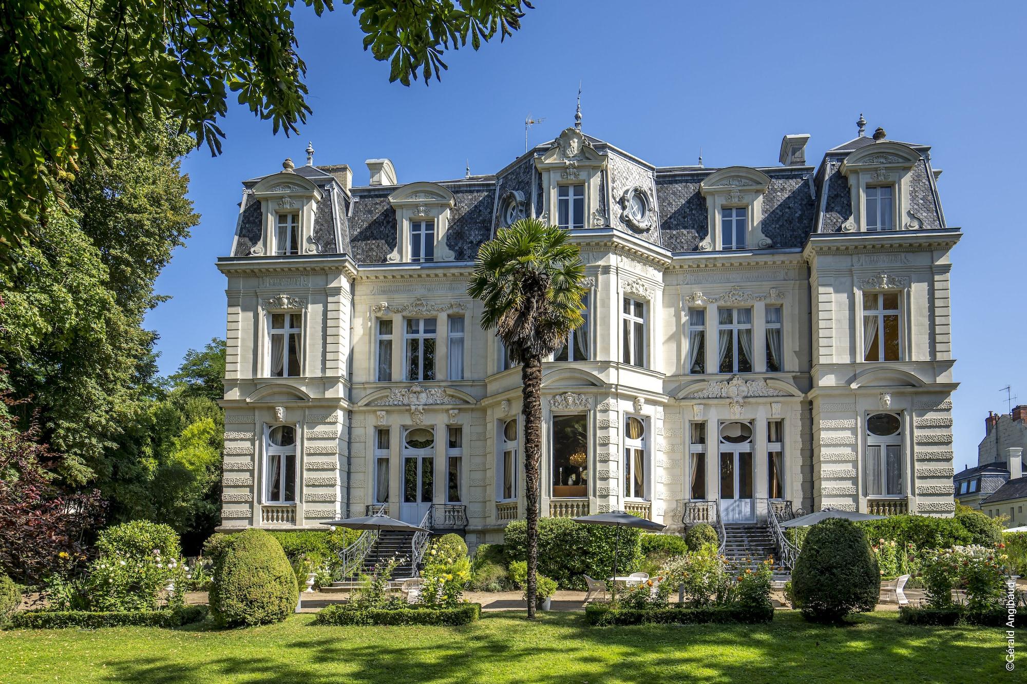 Vista Exterior Château La Comtesse de Loire & Spa