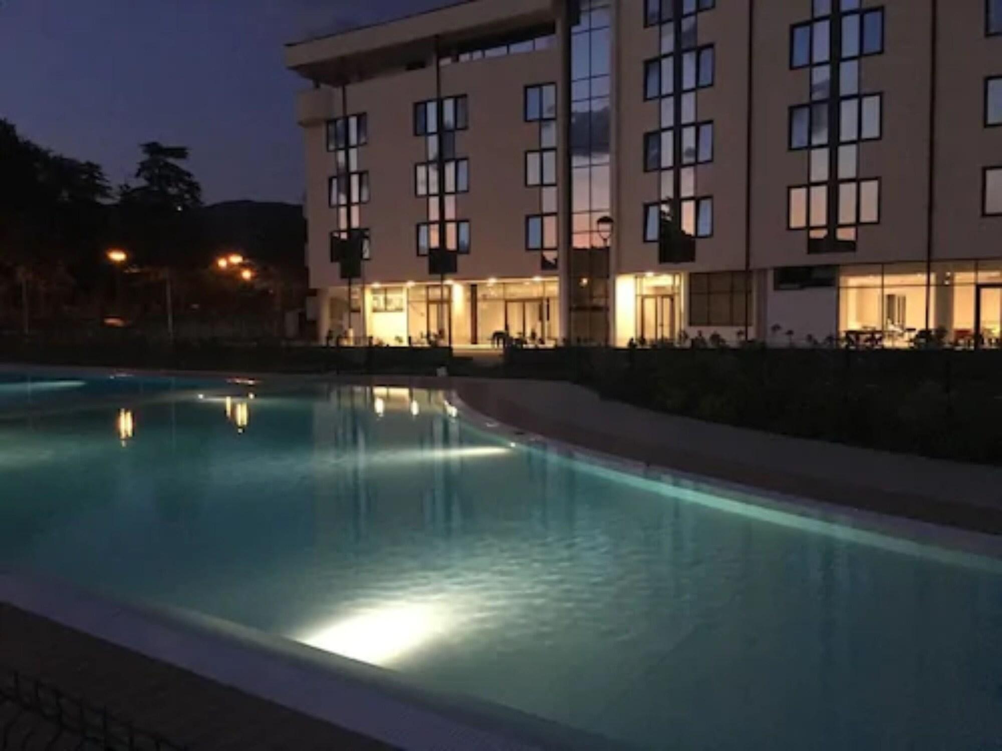 Instalaciones Recreativas Kona Hotel Verona