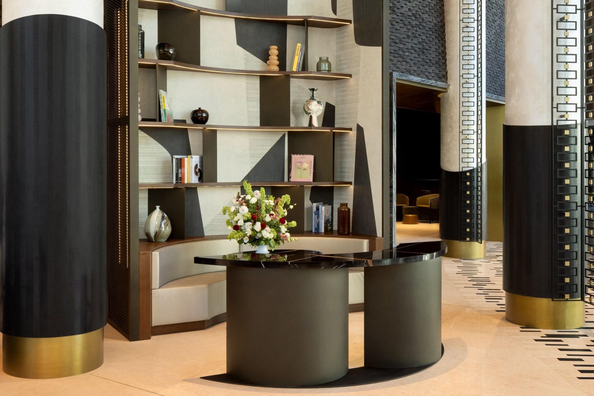 Vista Lobby Paragraph Freedom Square, A Luxury Collection Hotel, Tbilisi