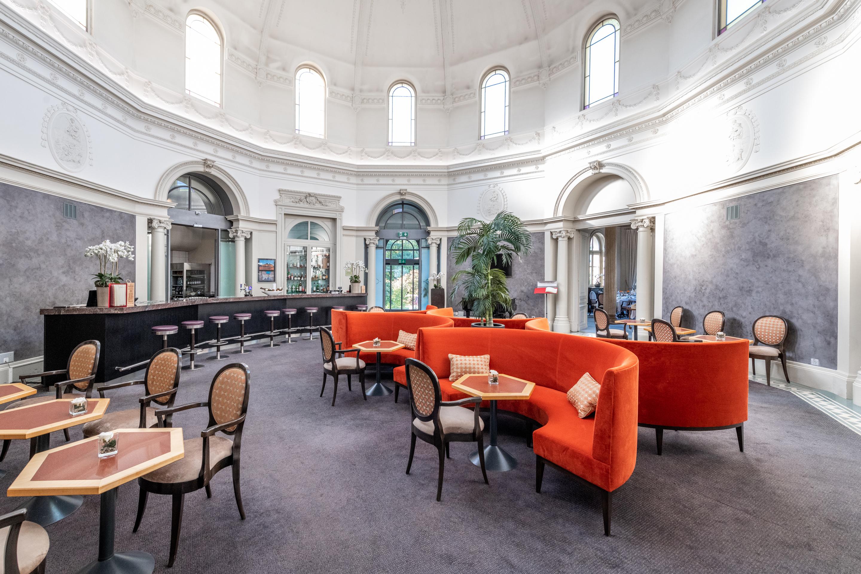 Bar/Salón Hotel et Centre Thermal d'Yverdon-les-Bains