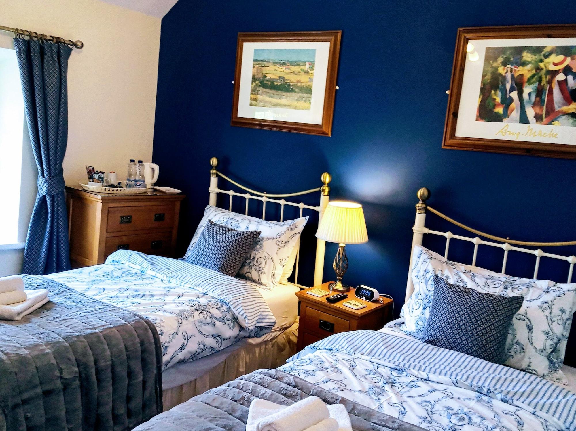 Varios Oakfield House Bed and Breakfast