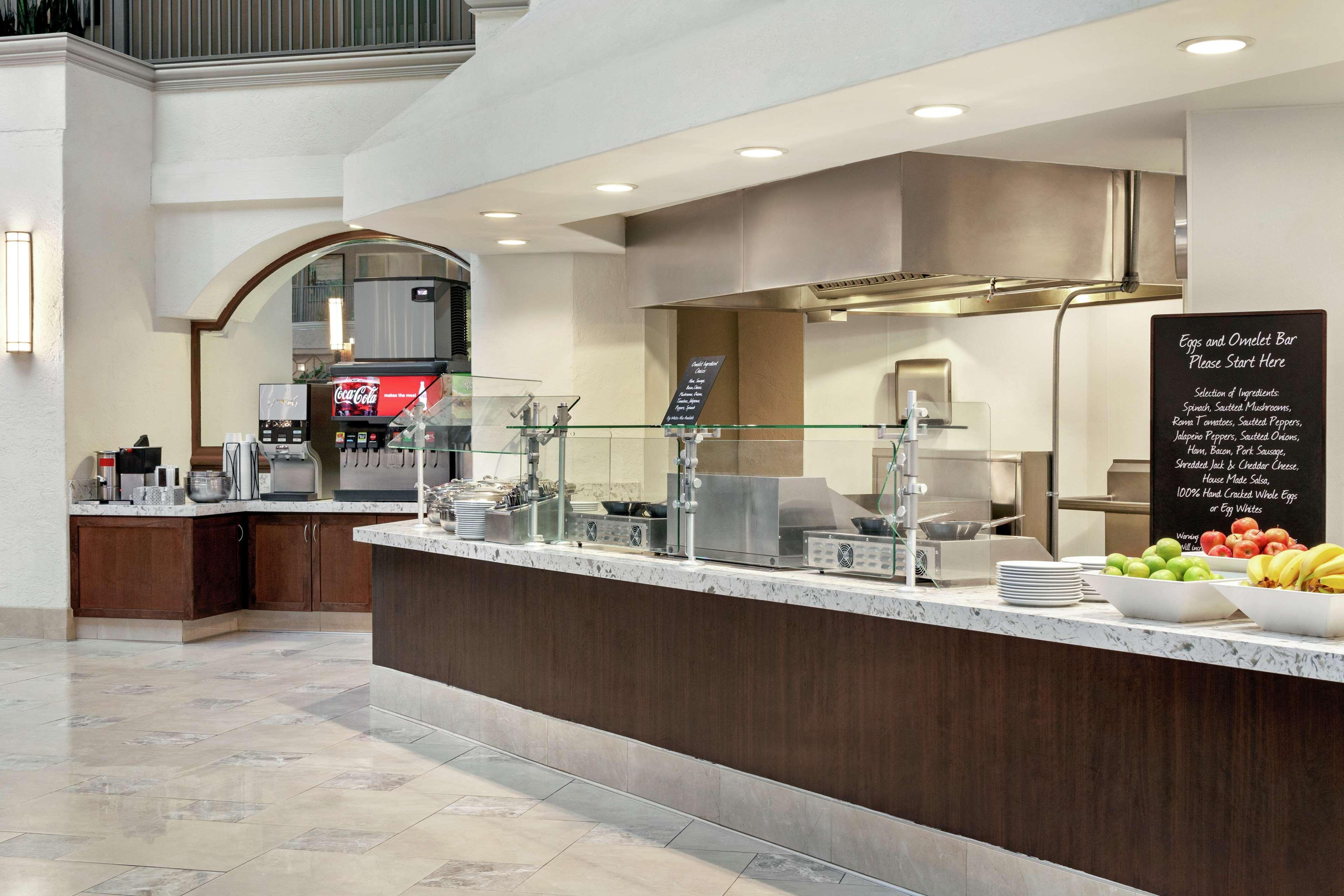 Restaurant Embassy Suites by Hilton Santa Ana Orange County Airport