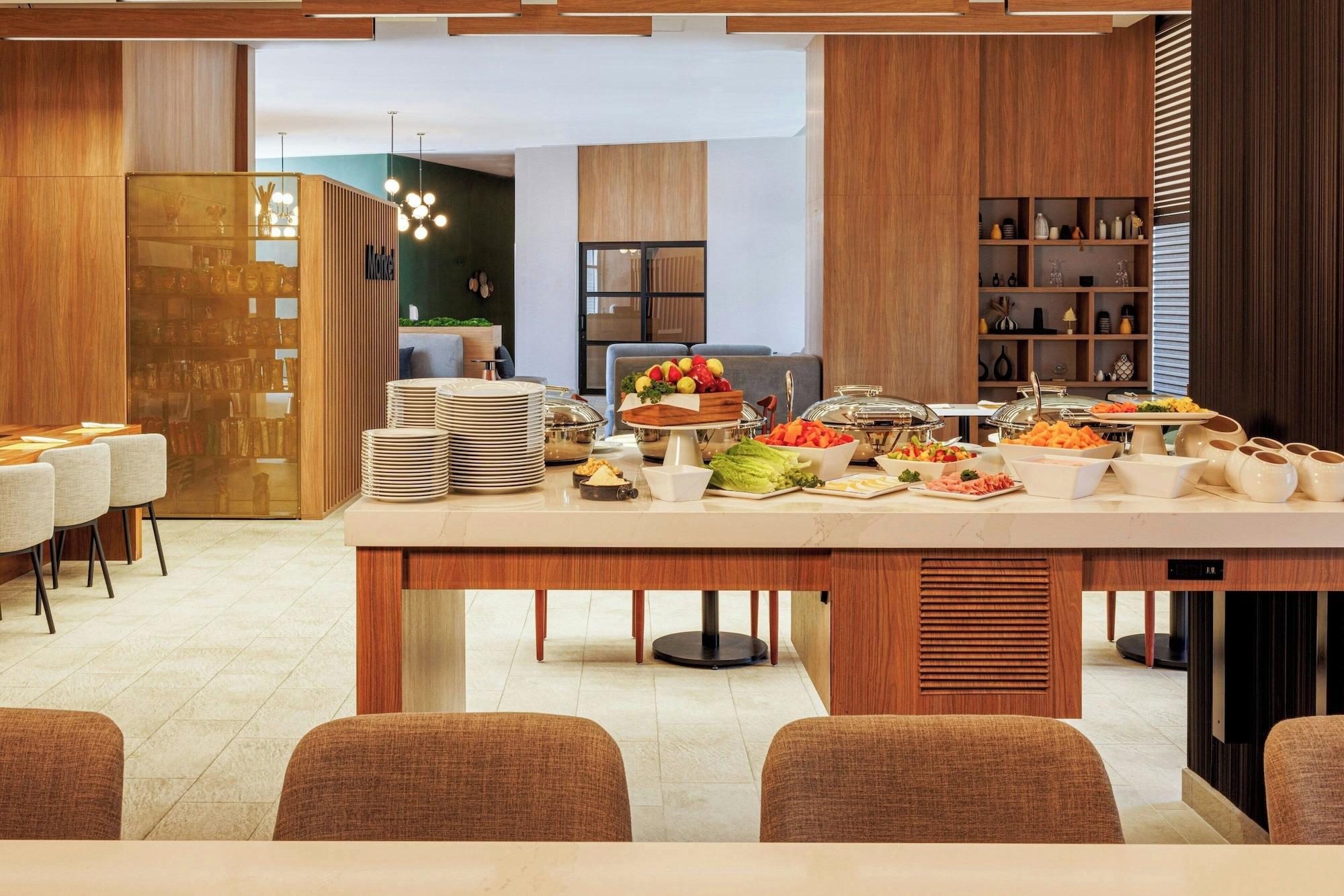 Bar/Salón Courtyard by Marriott Mexicali
