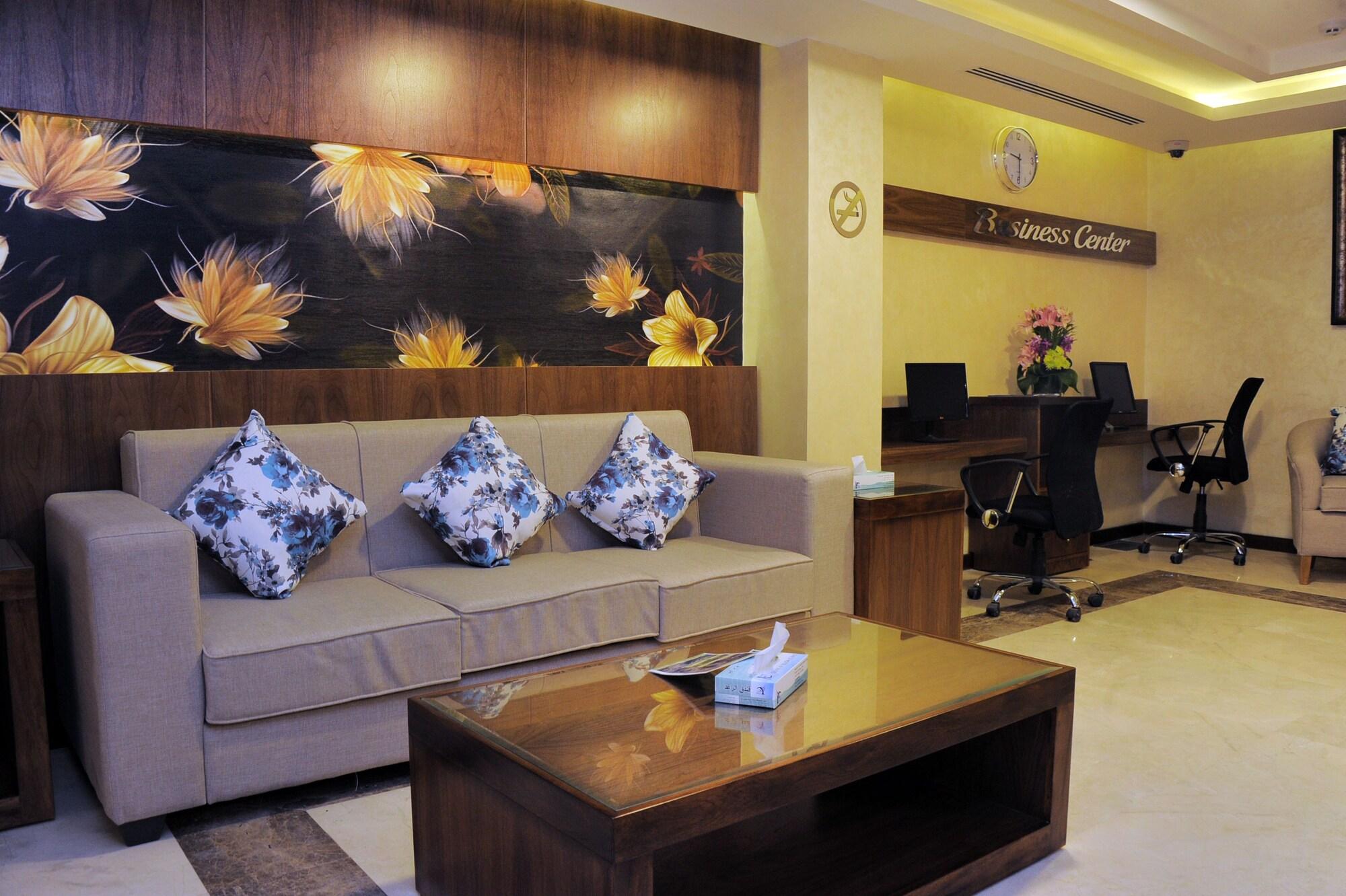 Vista Lobby Raed Hotel Suites