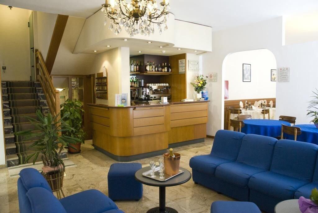 Bar/Salón Albergo Carezza