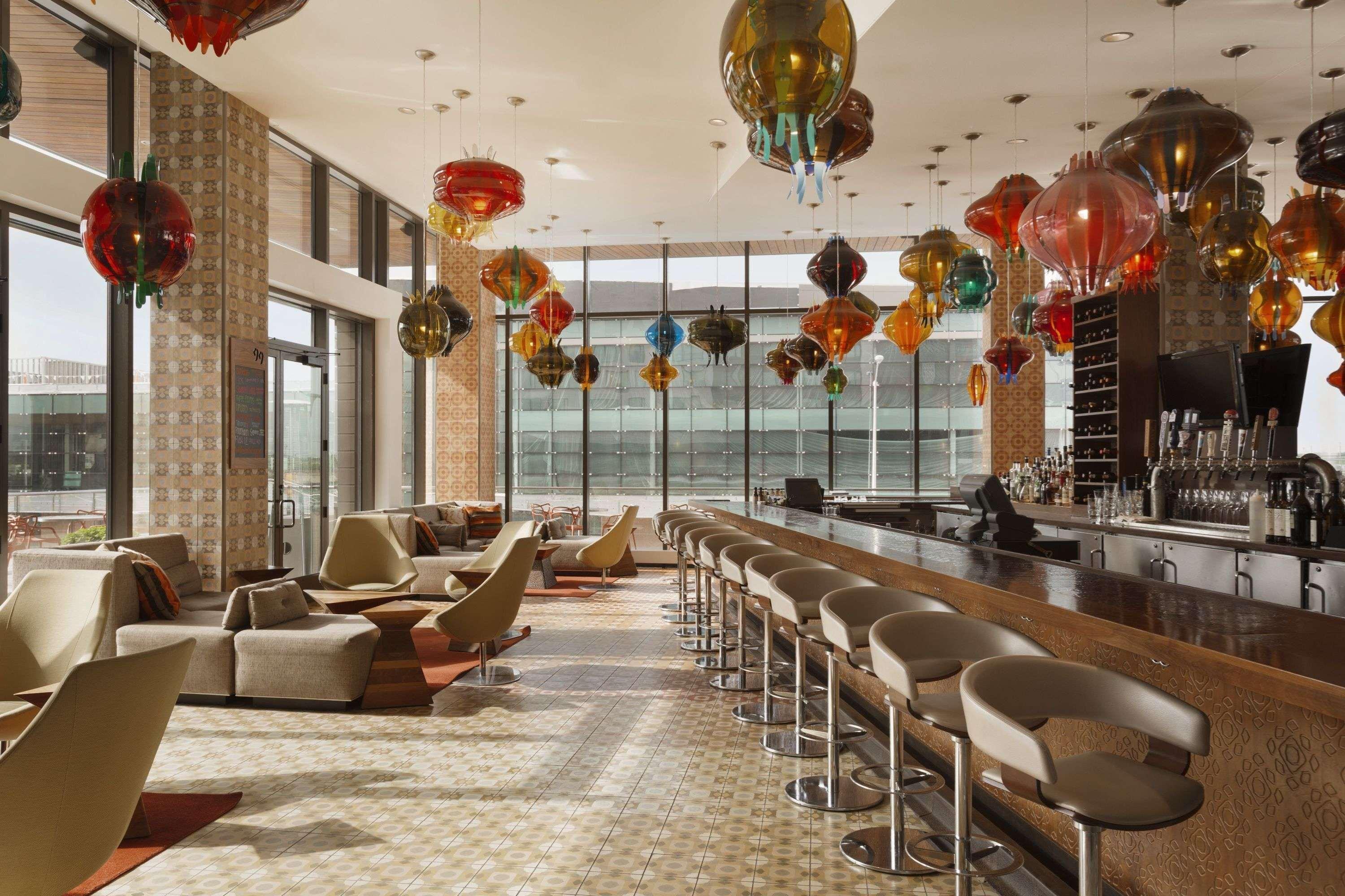 Bar/Salón The Alexander