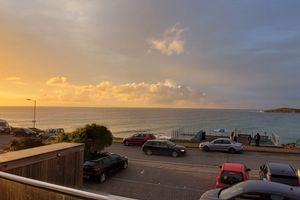 Alquiler Vacacional - Reduced Prices! Luxury 2 bed apartment, stunning views overlooking Fistral Beach