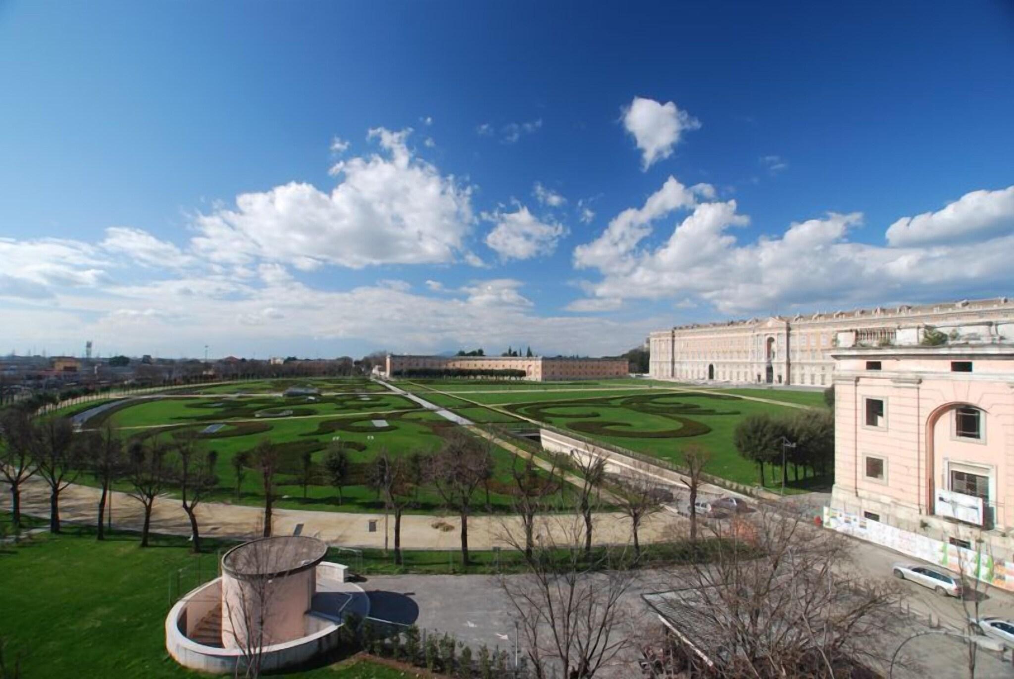 Varios Hotel Royal Caserta