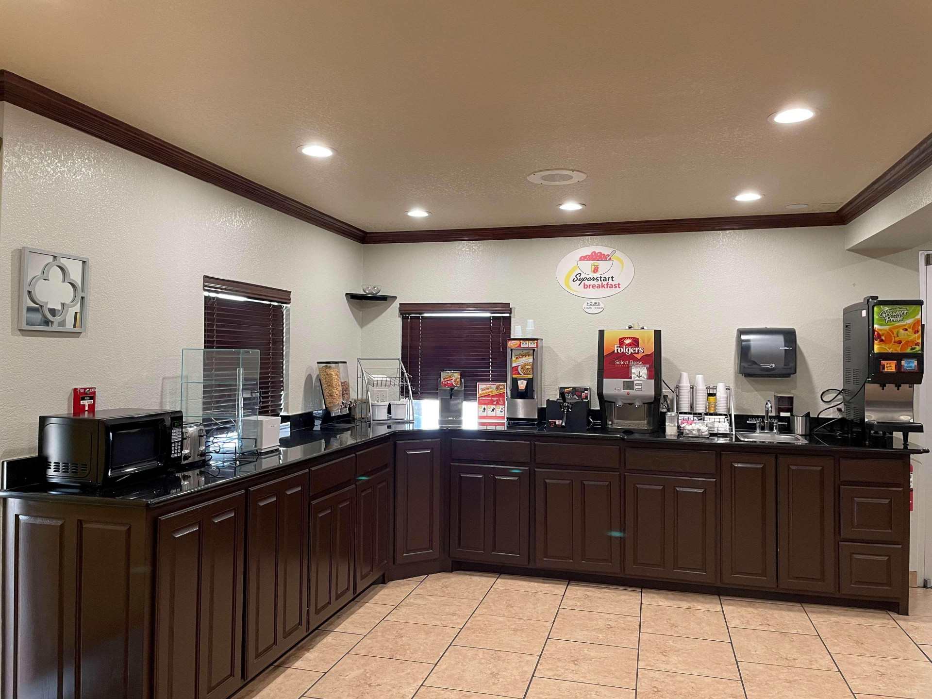 Restaurant Super 8 by Wyndham Amarillo Central TX