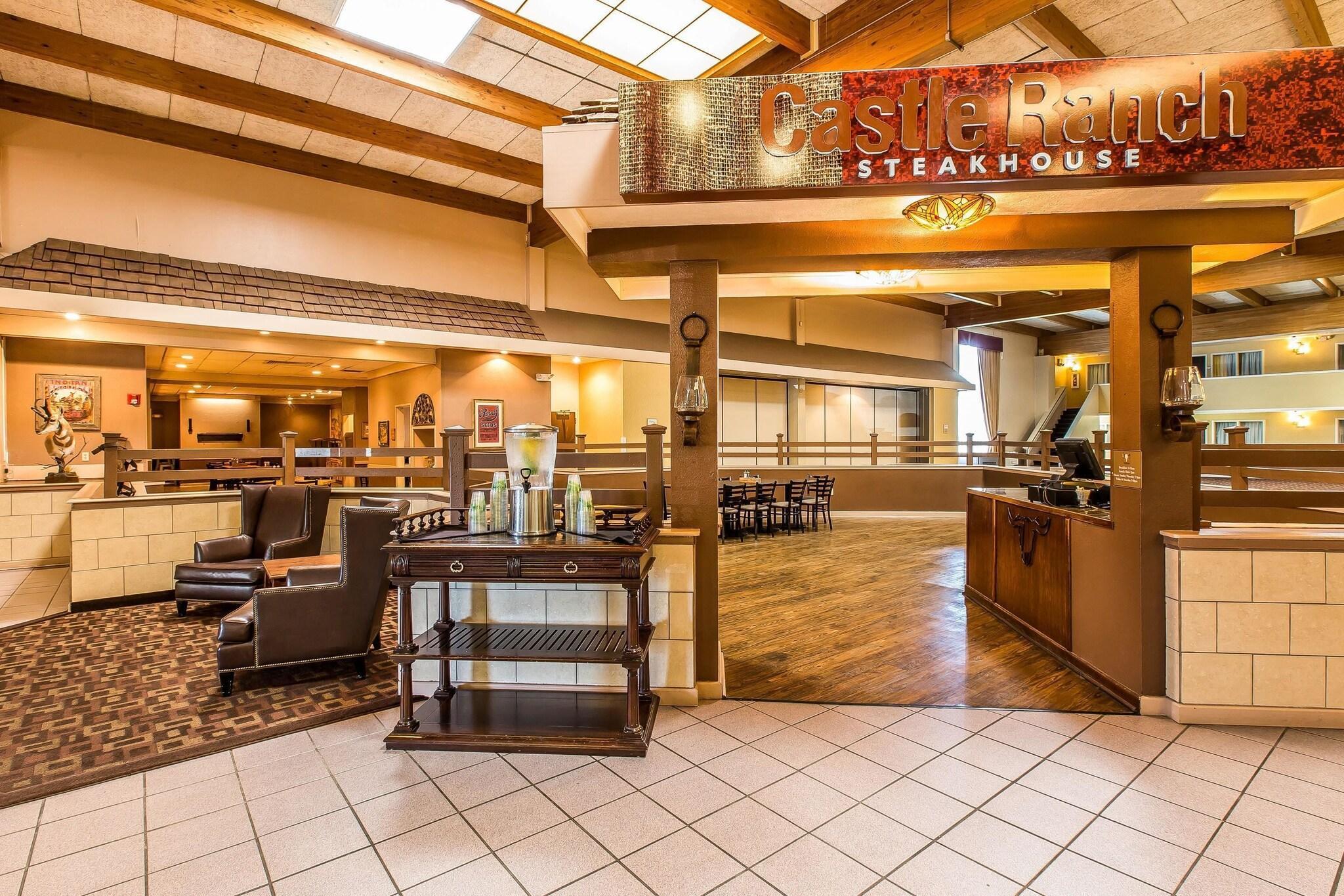 Vista Lobby Quality Inn & Suites
