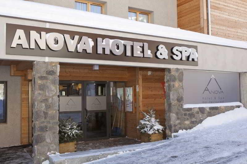 Vista Exterior Anova Hotel & Spa