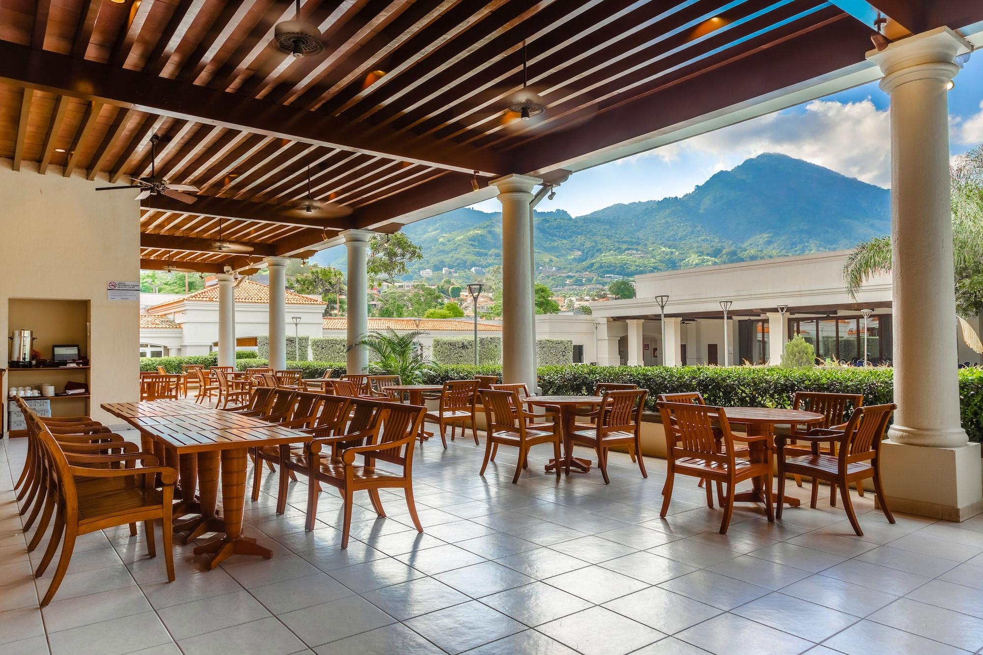Restaurant Plaza Hotel and Suites