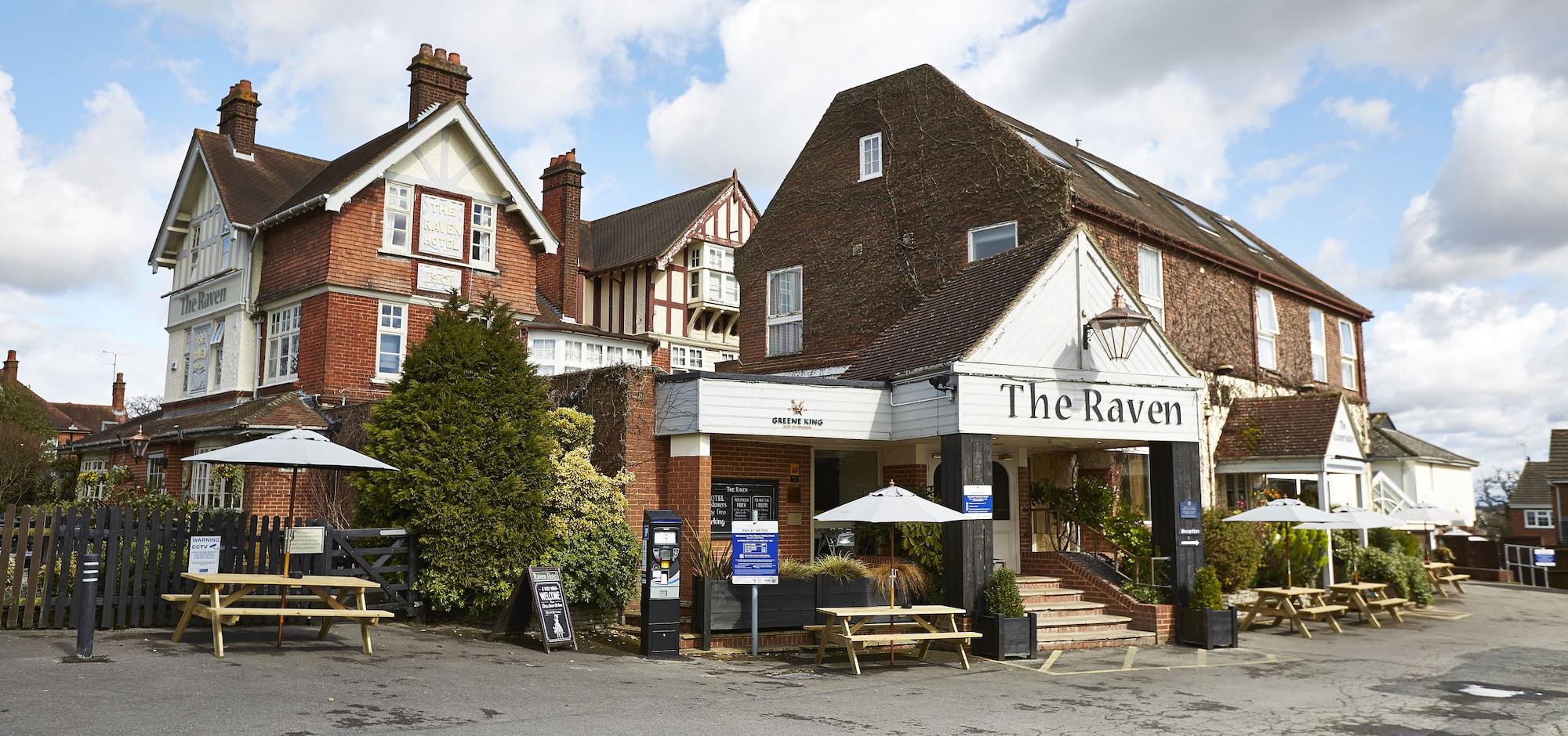 Vista Exterior The Raven Hotel by Greene King Inns