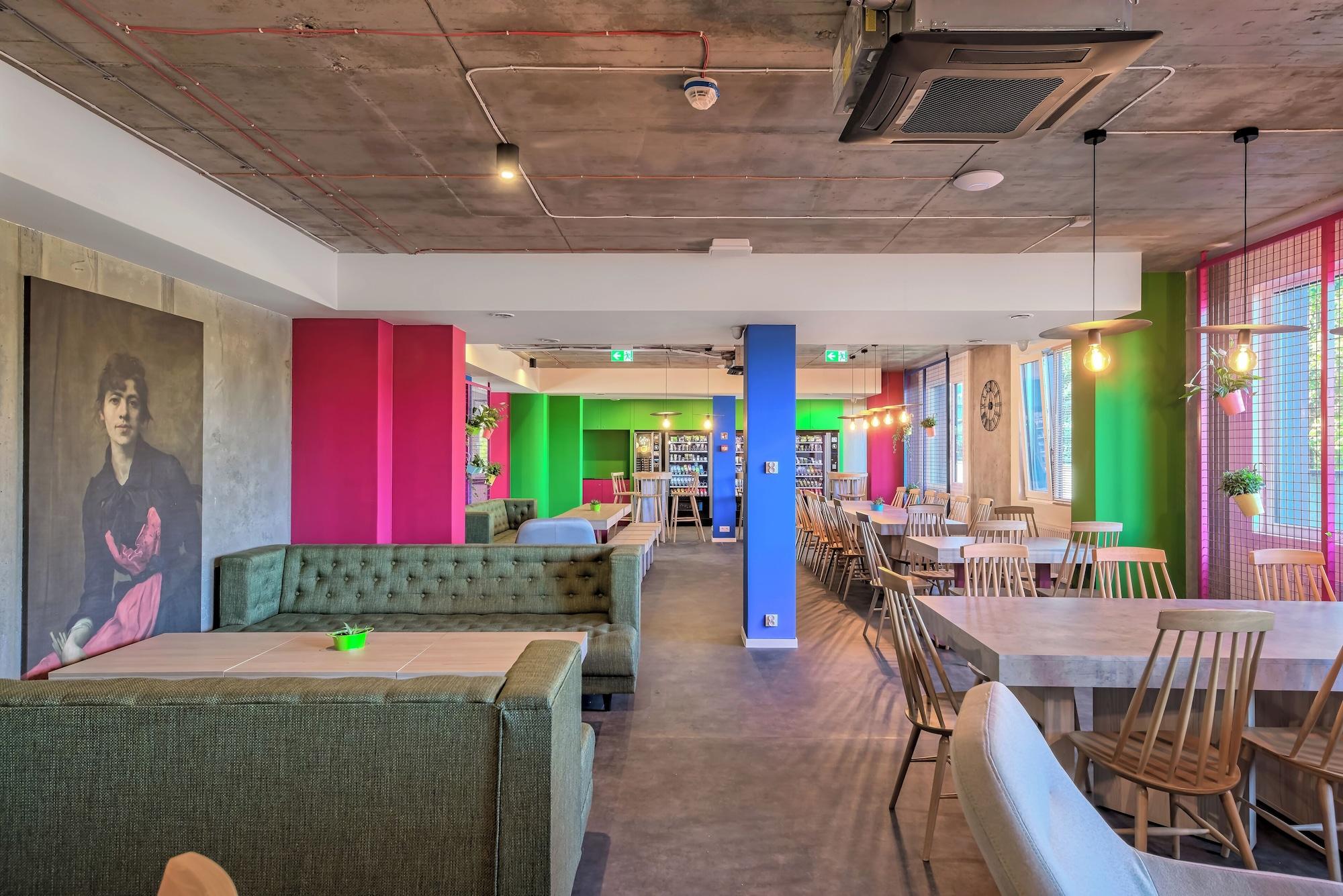 Vista Lobby Easy One