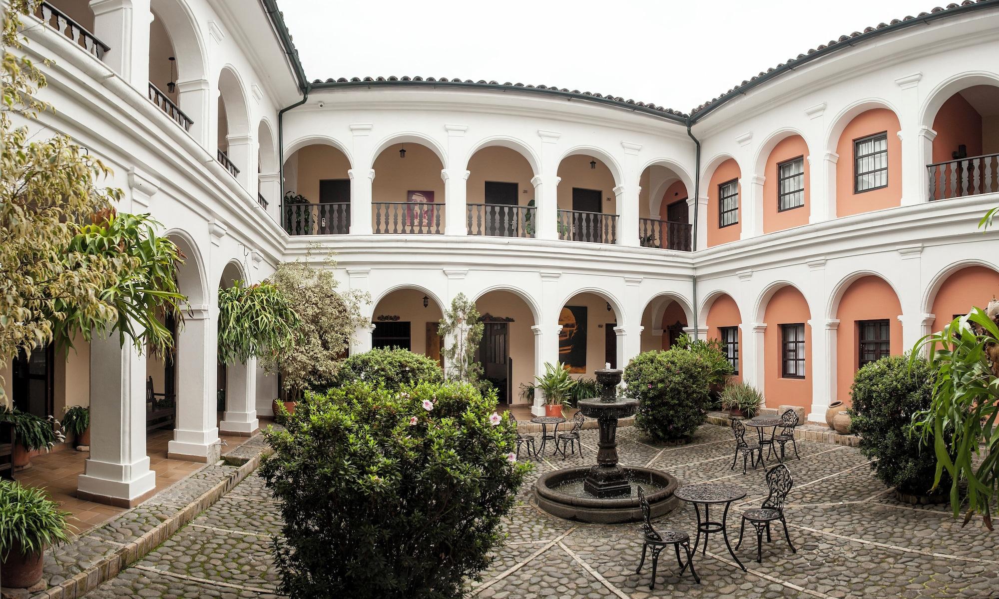 Vista Exterior Hotel La Plazuela