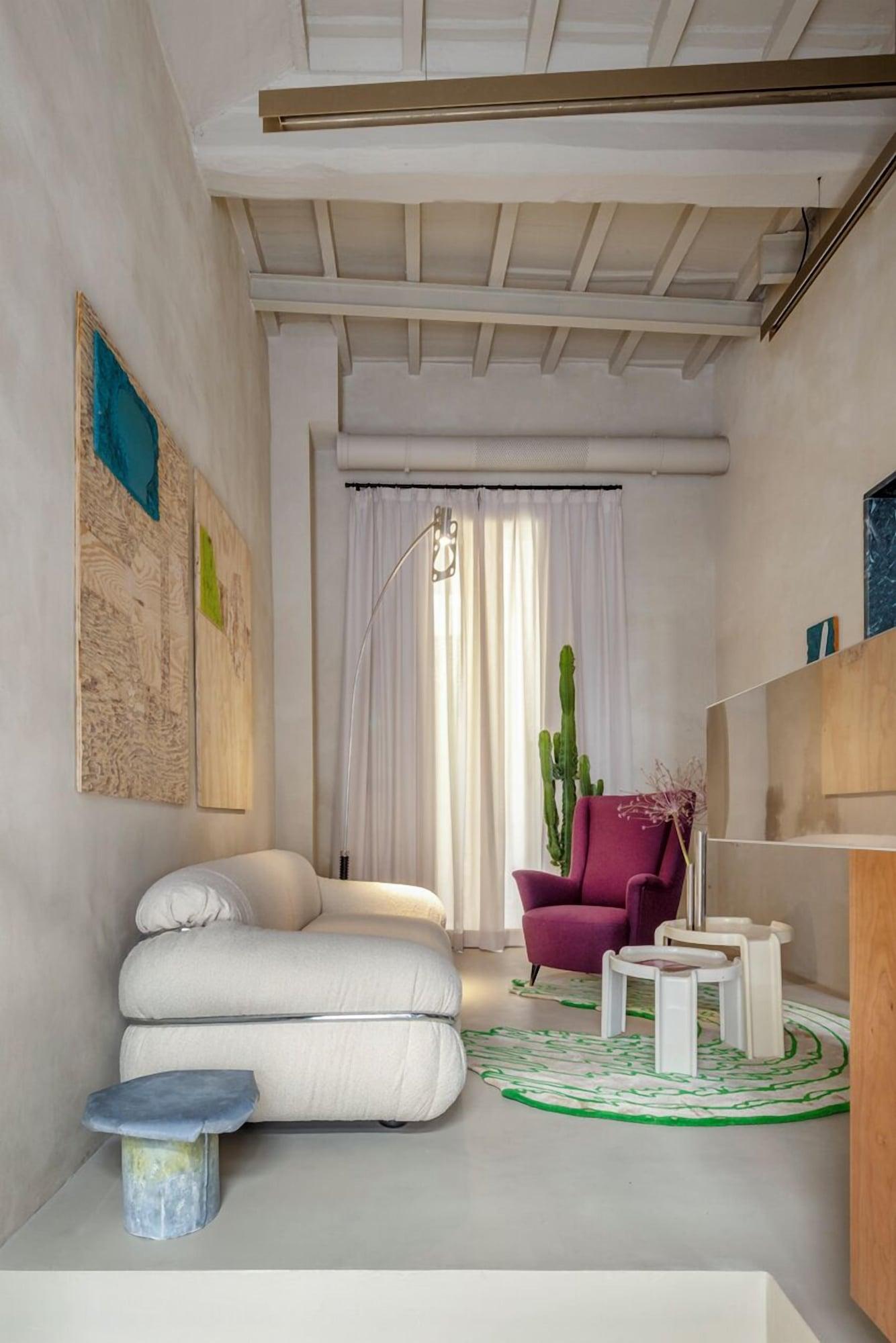 Vista Lobby TheWheelsFlorence