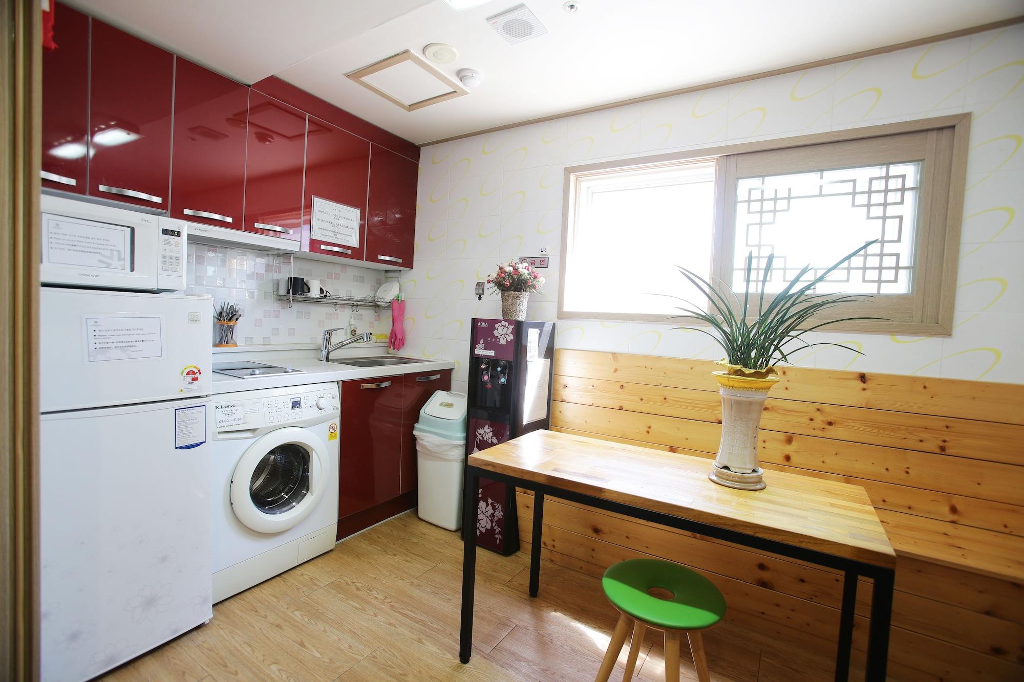 Restaurant K-Pop Residence Myeong Dong