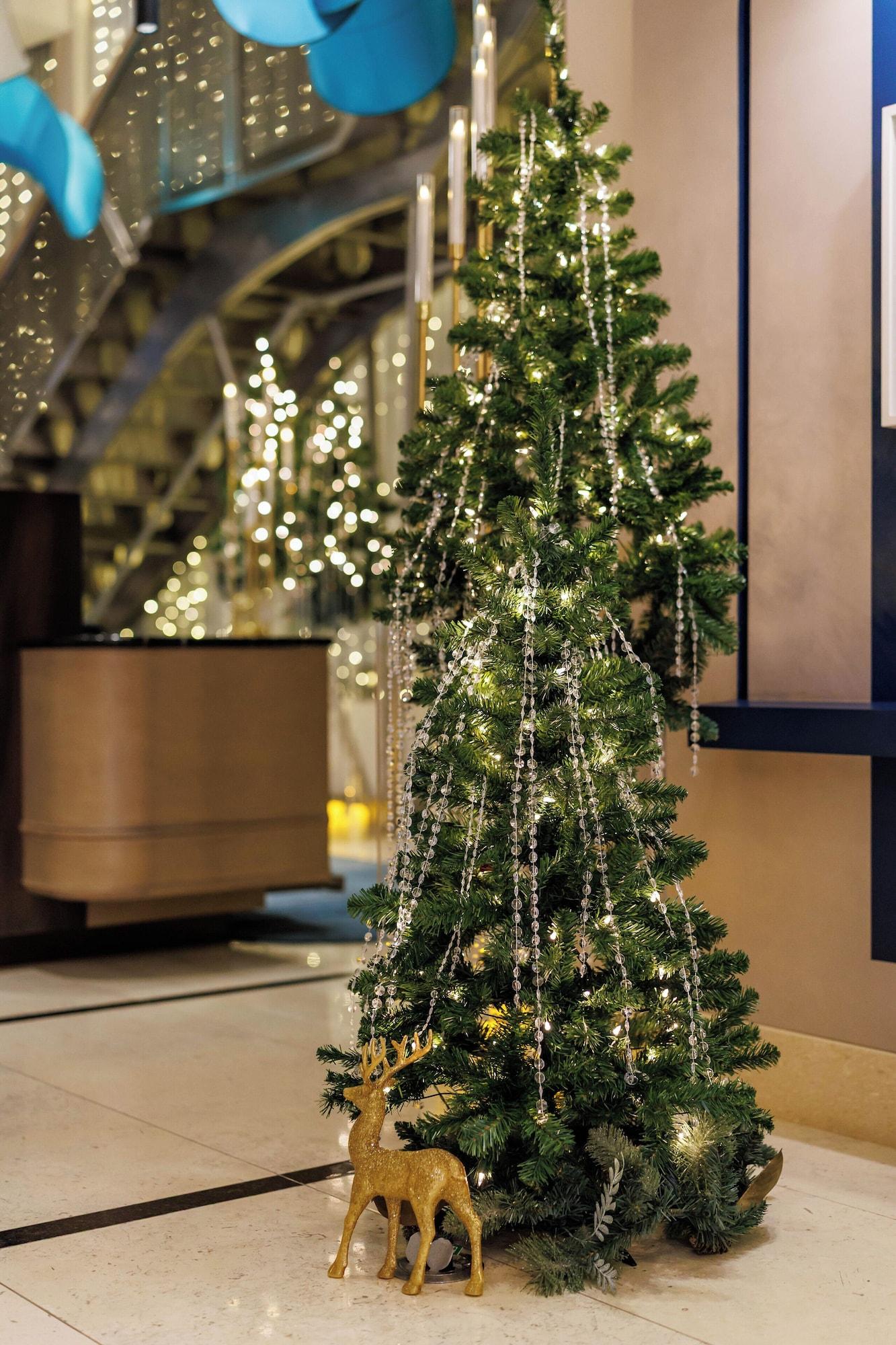 Vista Lobby Sofitel Montreal Golden Mile