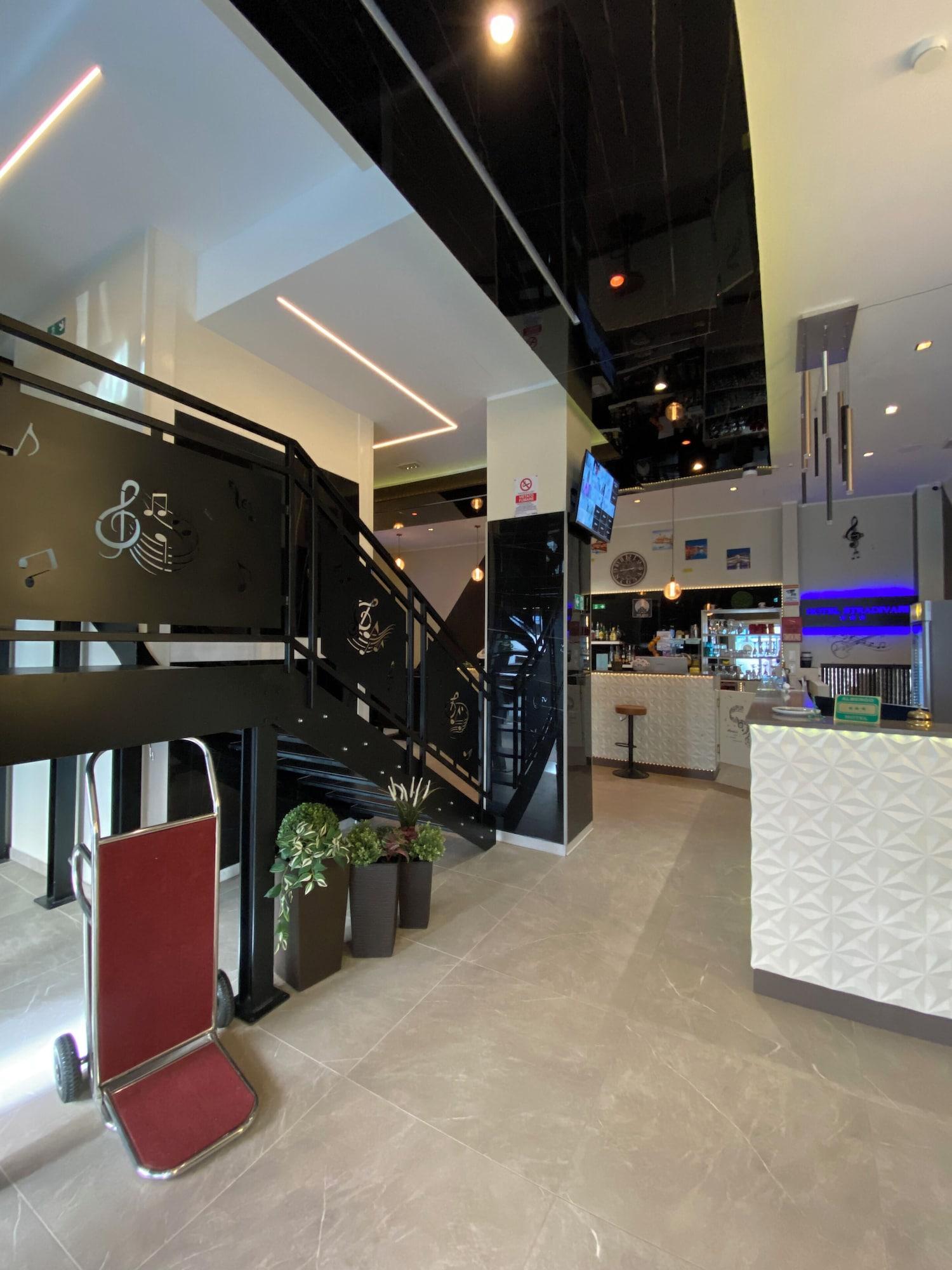 Vista Lobby Hotel Stradivari
