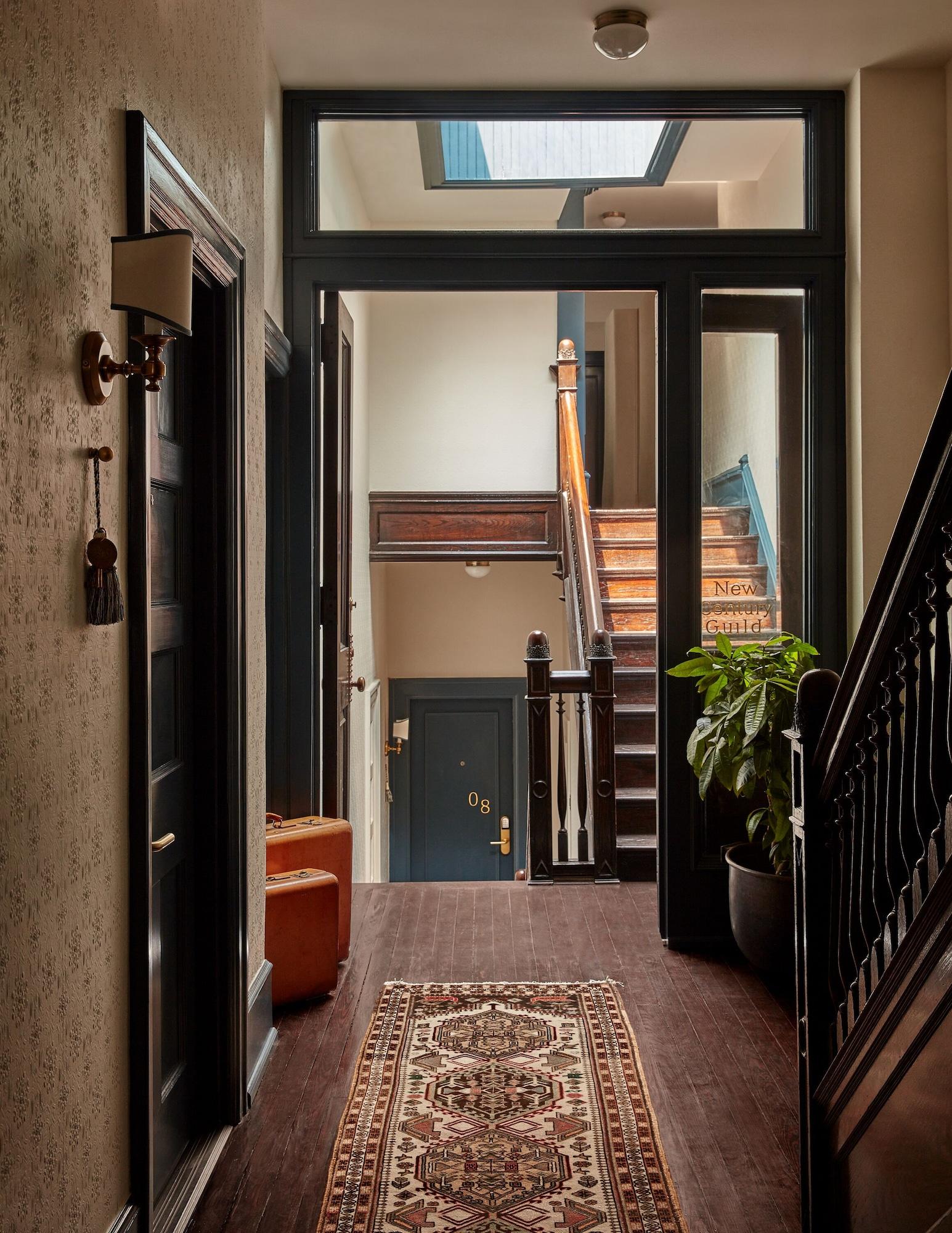 Varios Guild House Hotel